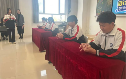 石家莊東華鐵路學(xué)校技能節(jié)學(xué)生風(fēng)采 石家莊東華鐵路學(xué)校技能節(jié)學(xué)生風(fēng)采